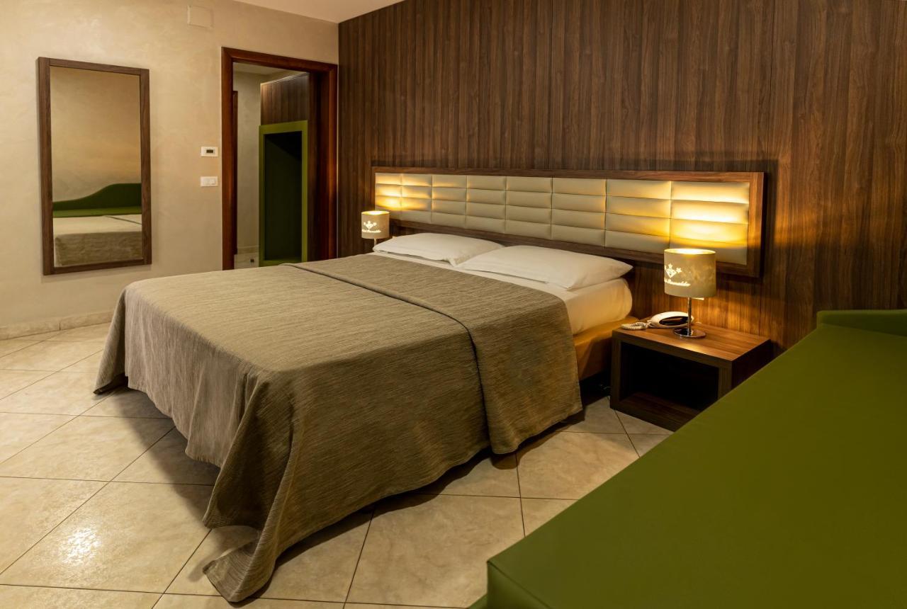 Hotel Smeraldo Qualiano Extérieur photo